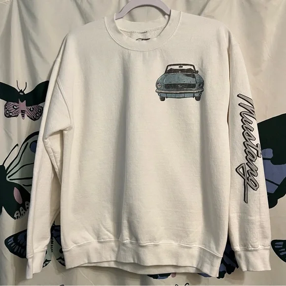 ❗️clearance-price firm❗️ Mustang crew sweater - Picture 1 of 3